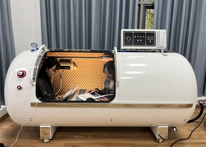 תא היפרברי מסוג שכיבה קשה ל-2 אנשים 1.5 ATA HP1501-100